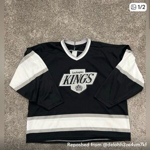Vintage Los Angeles Kings Black and White Jersey Maska brand XL